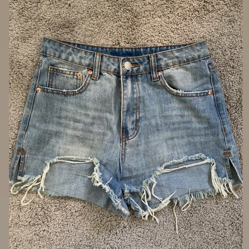 Denim shorts w/ graphics